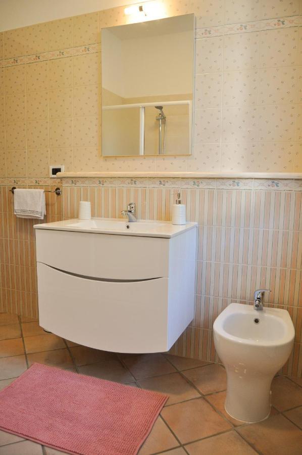 B&B Sarita'S Rooms Certosa di Pavia Εξωτερικό φωτογραφία